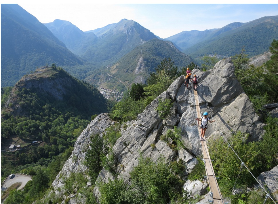 Lire la suite à propos de l’article Retour sur la sortie Via-ferrata du 3 sept 2016