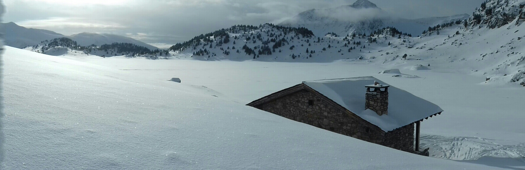 Lire la suite à propos de l’article Ski et alpinisme dans le cirque dels Pessons