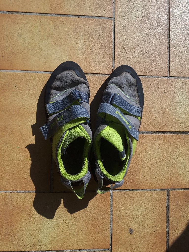 You are currently viewing Chaussons taille 39 – Marque SIMOND